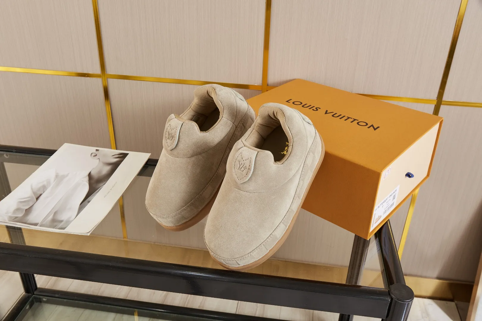 💰💰💰 660 hot style 🆕🆕🆕𝙇𝙑🔥New models are on the shelves🔥 Louis Vuitton 25ss, LV co-branded nigo YETI Fat Ding is ugly and cute, many Internet celebrities have put it on the show, a classic and versatile item. Fabric: imported high mercerized cowhide suede. Lining: High-grade elastic mesh, original molded outsole. Size: women's clothing, 35-41 (customized for women's 40 and 41), men's clothing 39-46 (customized for 45-46)